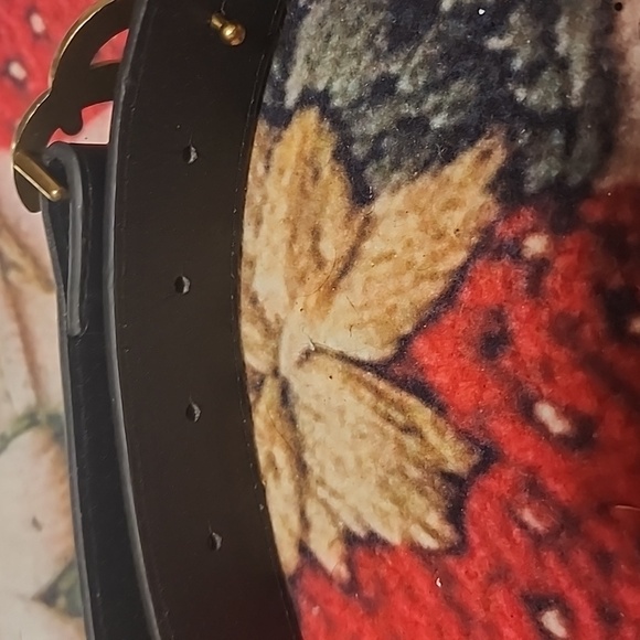 Black and Gold Women's Belt - Picture 6 of 7